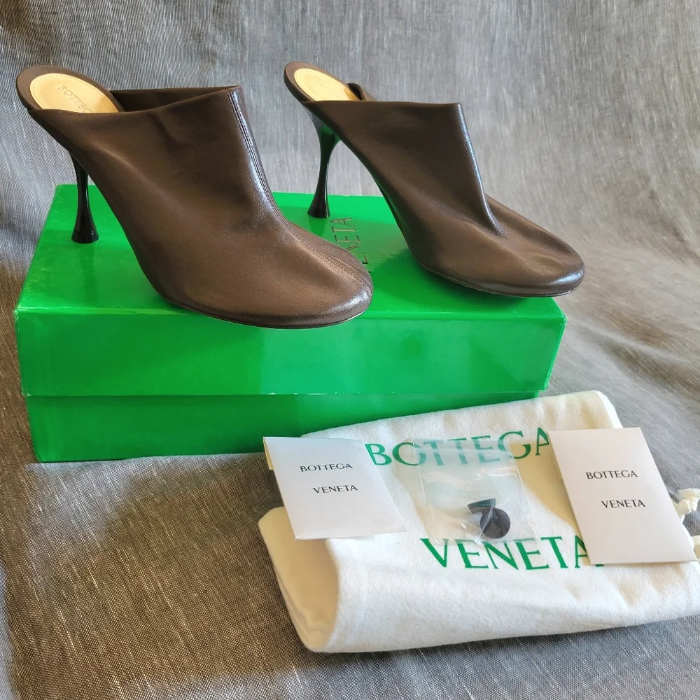 New Women's Bottega Veneta Brown Leather Raffia Stretch Mule Heels Size 7 US - Picture 2 of 15